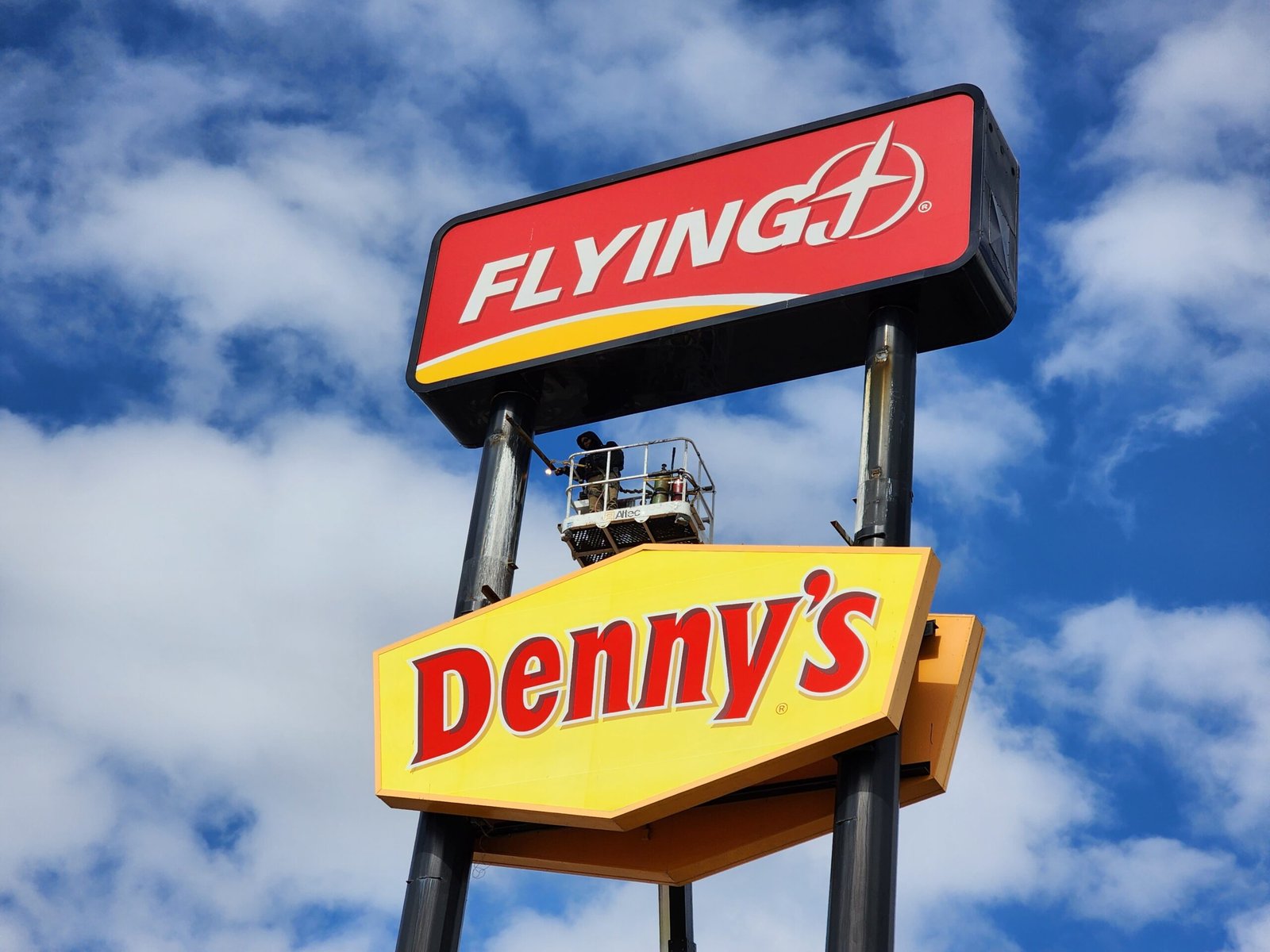 Pole sign from LED sign solutions